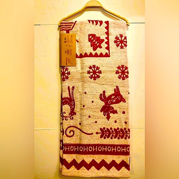 MADE IN PORTUGAL Reversible Holiday Blanket Throw -Reindeer/Snowflakes - Picture 2 of 5